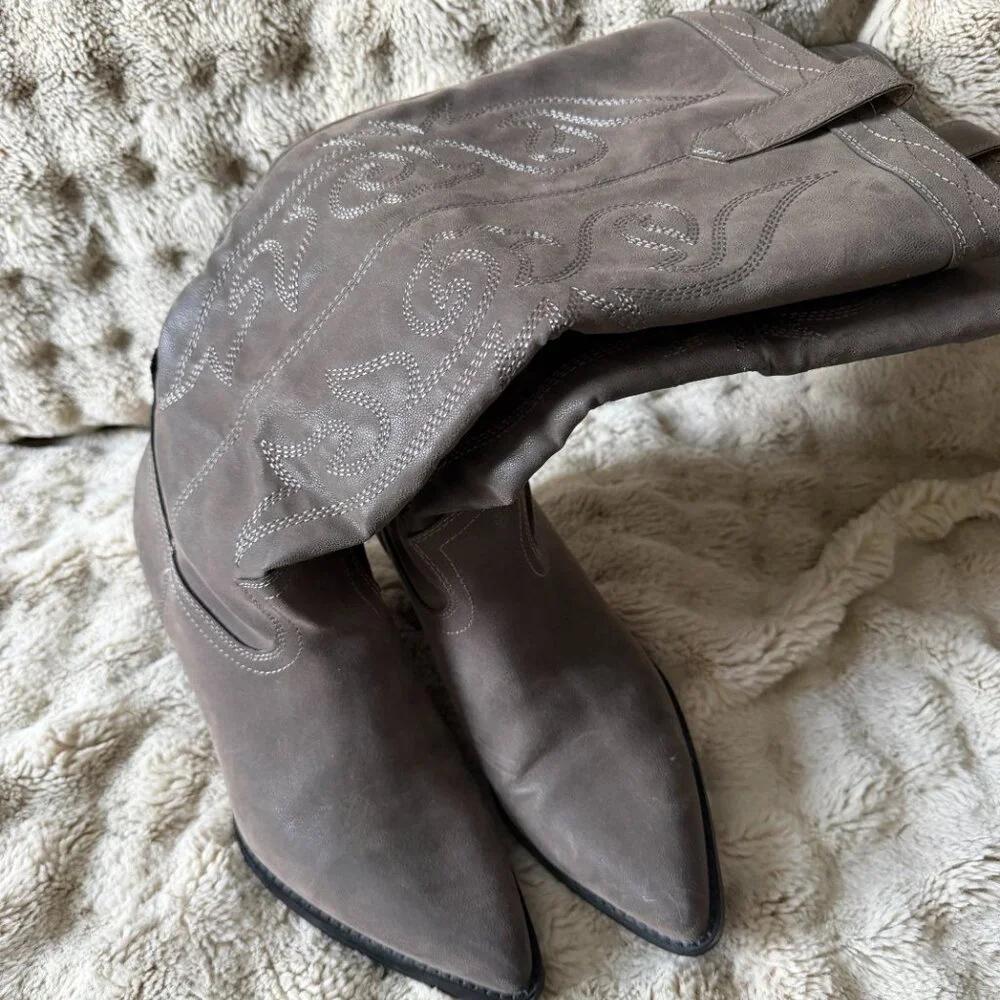 NWOT Vegan Leather Western Women's Calf Height Boots Gray White Stitch size 9 - Picture 7 of 8